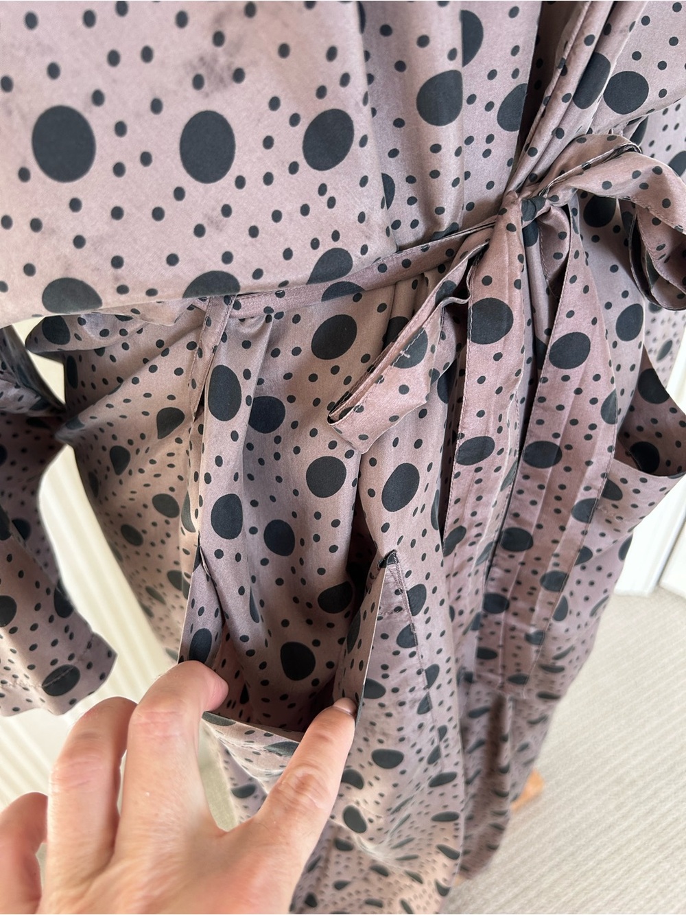 VTG Robert Stock 100% Silk Robe Duster w/ Belt Mauve w/ Black Polka Dot One Size - Picture 6 of 11